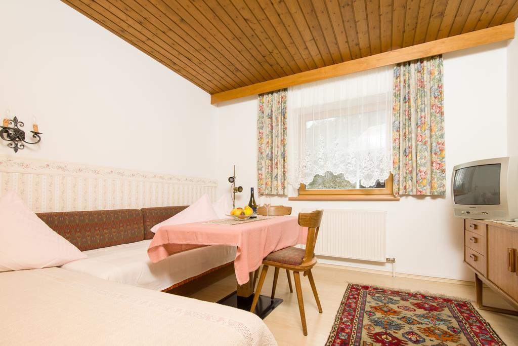 Gaestehaus Helga Scharnitz Rom bilde